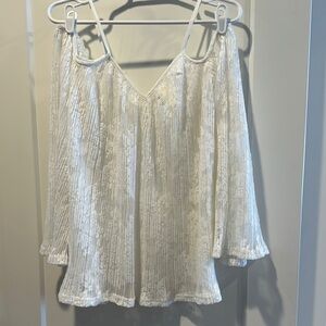 UMGEE White Off-Shoulder Top